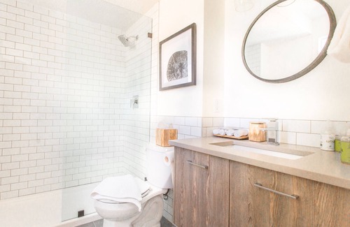 Town Centre Hotel | Lamphouse I King Room, Dog Friendly