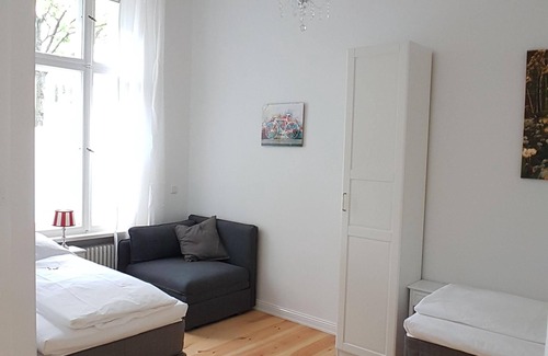 Schoeneberg Apartment | LANGEN Crelle-Kiez Schöneberg, cozy old Berlin building new