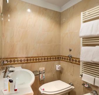 Milan Hotel | Lancaster Hotel