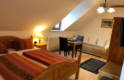 Loipersdorf bei Fuerstenfeld House | Landhaus zur Therme