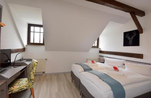 Dillstadt Hotel | Landhotel Der Distelhof mit Scheunencafé