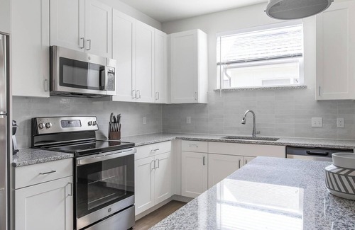 Tarrant County Apartment | Landing | Amazing 2BD, Pool, Yoga Studio