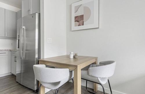 Spring Branch East Apartment | Landing at Bellrock Memorial - 1 Bedroom in Northwest Houston