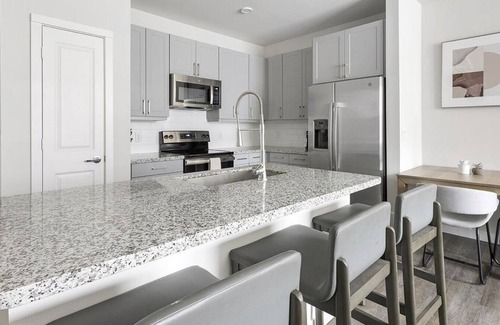 Spring Branch East Apartment | Landing at Bellrock Memorial - 1 Bedroom in Northwest Houston