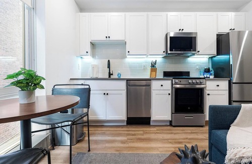 University City Apartment | Landing at Commons on Ludlow - 1 Bedroom in Uni.