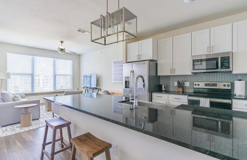 Conroe Apartment | Landing at Enclave at Woodland Lakes - 1 Bedroo.