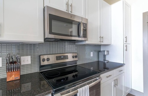 Conroe Apartment | Landing at Enclave at Woodland Lakes - 1 Bedroo.