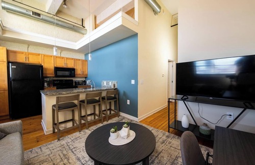 Petersburg Apartment | Landing at Perry Street Lofts - 1 Bedroom in Pe.