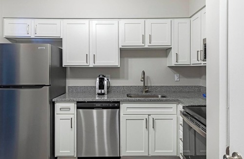 Homewood Apartment | Landing | Beautiful 2BD, Clubhouse, Gym