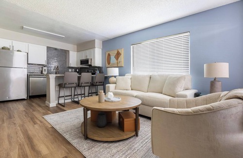 Maryvale Apartment | Landing | Beautiful 1BD in Maryvale Village