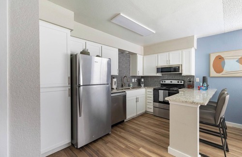 Maryvale Apartment | Landing | Beautiful 1BD in Maryvale Village