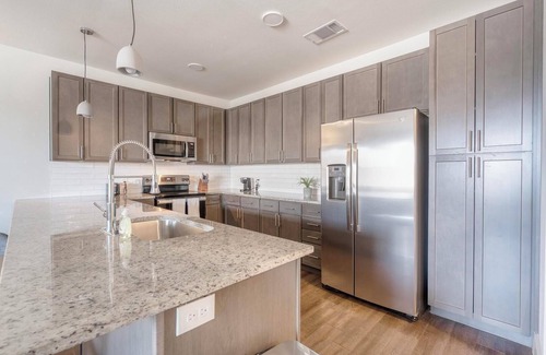 Stone Oak Apartment | Landing | Beautiful 2BD, Clubhouse, Gym