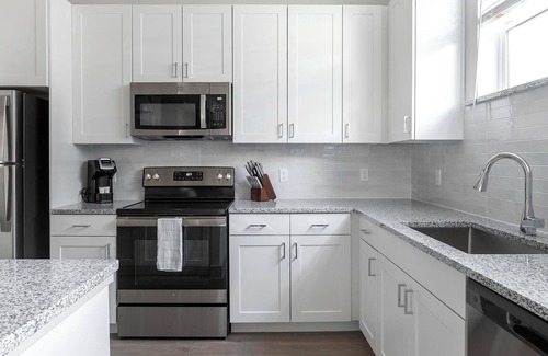 Tarrant County Apartment | Landing | Incredible 2BD, Pool, Clubhouse