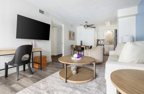 Maryvale Apartment | Landing | Modern 2BD in Maryvale Village