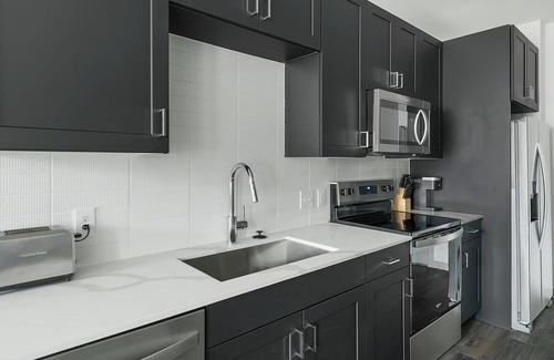 Greater East End Apartment | Landing | Stylish Studio, Pool, Gym