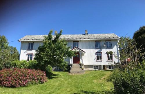 Valsoybotn House | Landlig idyll med fjordutsikt