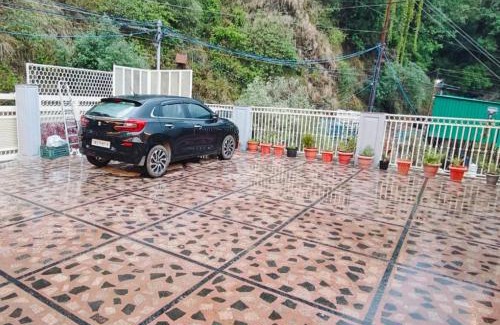 Landour Hotel | Landour Wood House