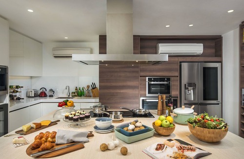 Somerset Hotel | Lanson Place Winsland, Singapore