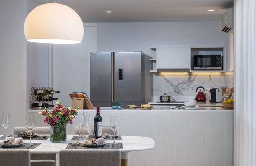 Somerset Hotel | Lanson Place Winsland, Singapore