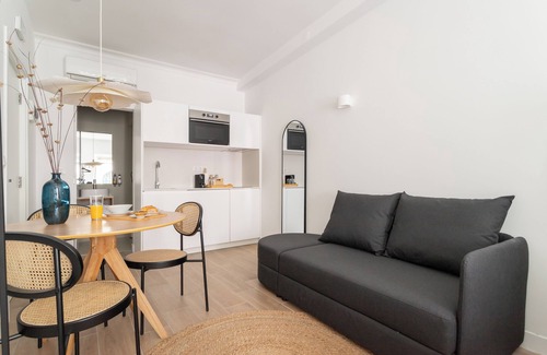 Santos Apartment | Lapa Diplomatic Suite&Flat by FeelLisboa