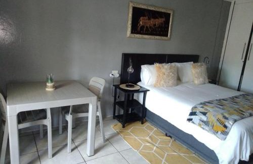 Phuthaditjhaba House | Lapaleholo Guesthouse