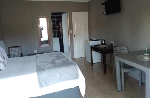 Phuthaditjhaba House | Lapaleholo Guesthouse