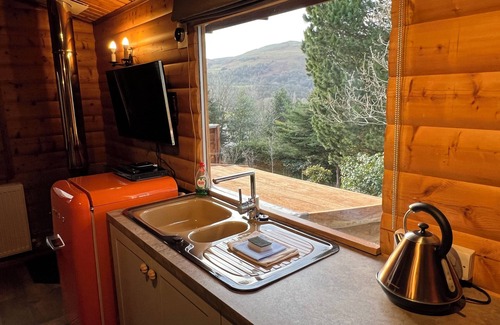 Church Stretton Cabin | LARCHES LODGE - Authentic Norwegian Log Cabin with log burner, hot tub, fire pit