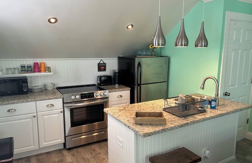 White St. Gallery Condo | Large 1 bedroom condo in the historic area of Key West!