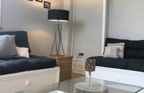 Vernaison House | Large 150m2 apartment at Château des Roches 15 minutes from Lyon