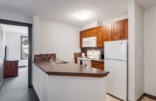 East Kootenay Condo | LARGE 2-Br 2-Ba | Ski In/Out | Pool & Hot Tubs | Central Upper Village Location