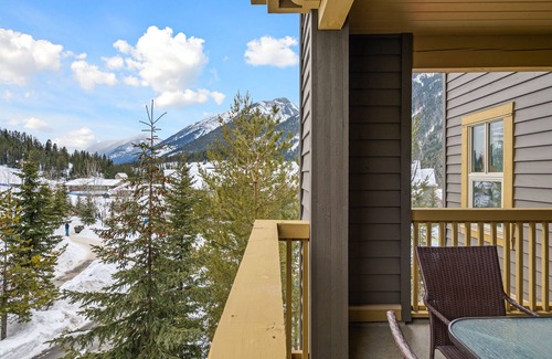 East Kootenay Condo | LARGE 2-Br 2-Ba | Ski In/Out | Pool & Hot Tubs | Central Upper Village Location