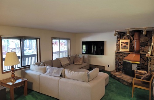 Talmont House | Large 4 Bed 2 Bath House with Parking on 1/2 acre with access to Back Country