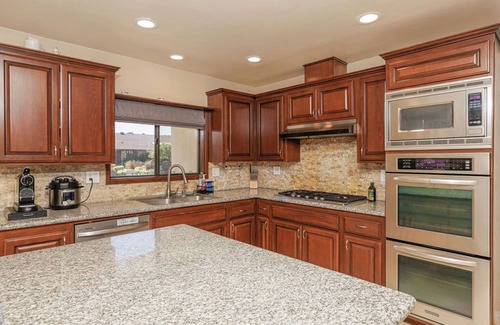 Granada Hills North House | Large 4BD - Pool - Gym - 2 Master Suites