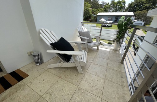 Coffs Harbour House | Large 6 room 4 bath 13 person centrally located Coffs home very comfortable