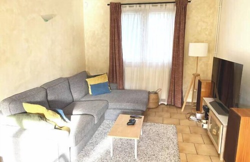 Noisy-le-Sec Apartment | Large accomodation near Paris next to Metro