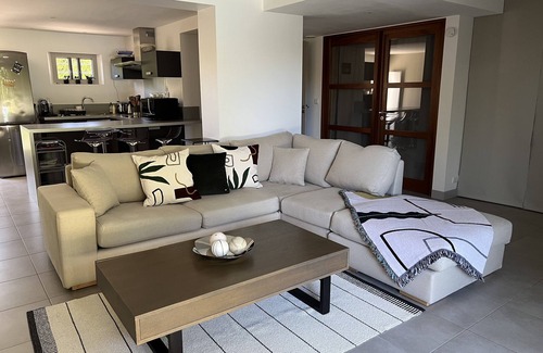 Lagnes House | LARGE AIR-CONDITIONED SINGLE-STOREY LOFT, GARDEN, PRIVATE SWIMMING POOL, QUIET LOCATION IN LUBERON