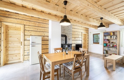 Lazisko Ski Chalet | Large apartment in Chalet with pool, mountain view and garden