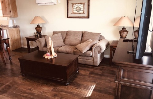 Waynesville Cabin | Large Beautiful Cabin Sleeps 12