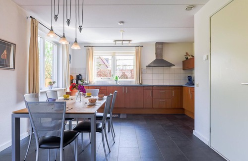 Schoonloo House | Large detached house with private garden