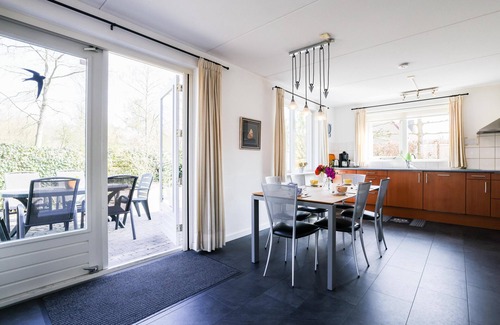 Schoonloo House | Large detached house with private garden