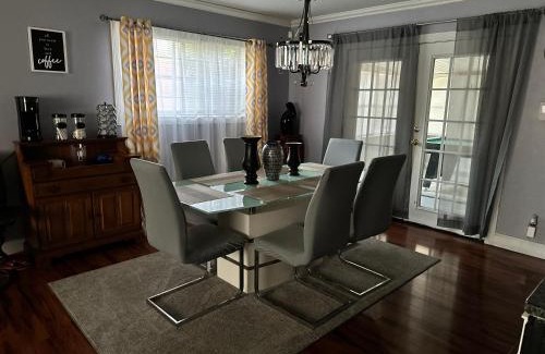 Columbus House | Large executive home with 5 bedrooms, 2.5 baths and game room.