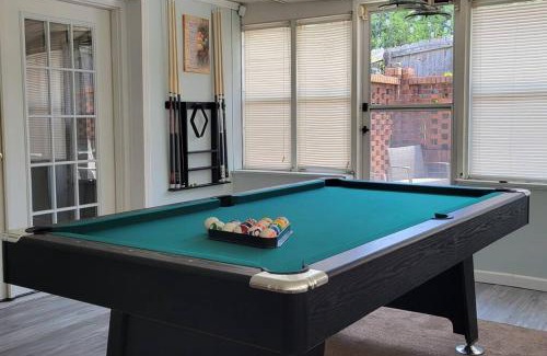 Columbus House | Large executive home with 5 bedrooms, 2.5 baths and game room.