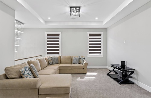 Chestermere House | LARGE FAMILY HOME , SPACIOUS & MODERN BY THE LAKESIDE.