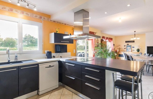 Yvetot-Bocage Cottage | Large family house with fenced garden, pets allowed and numerous amenities