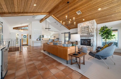 Spicewood House | Large Group Fave - Huge Patios, BBQ Grill, + Views