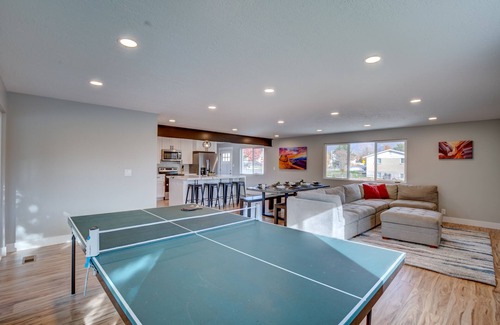American Fork House | Large Group Getaway | Hot Tub, Games & Pickleball