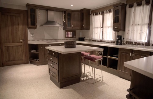 Almenara de Tormes Cottage | Large house for families up to 24 pax. 15 minutes from Salamanca. Barbecue, A/C and WIFI