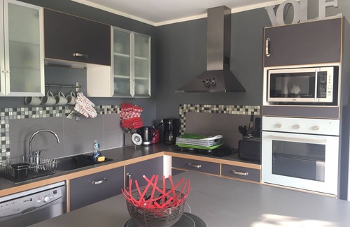 Saulon-la-Rue Villa | Large house with private garden and terrace, fully equipped for large groups