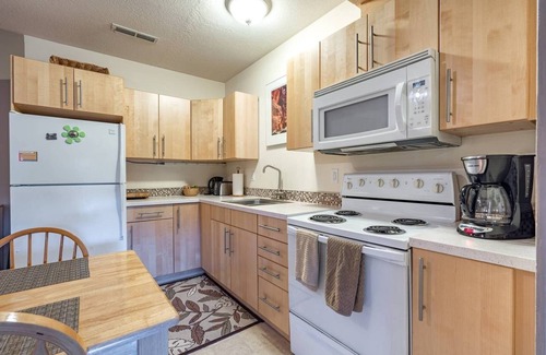 West Hills Apartment | Large In-Law Studio Apartment