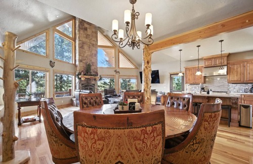 Duck Creek Village Cabin | Large Lodge Sleeps 14, Fire Pit, Views
